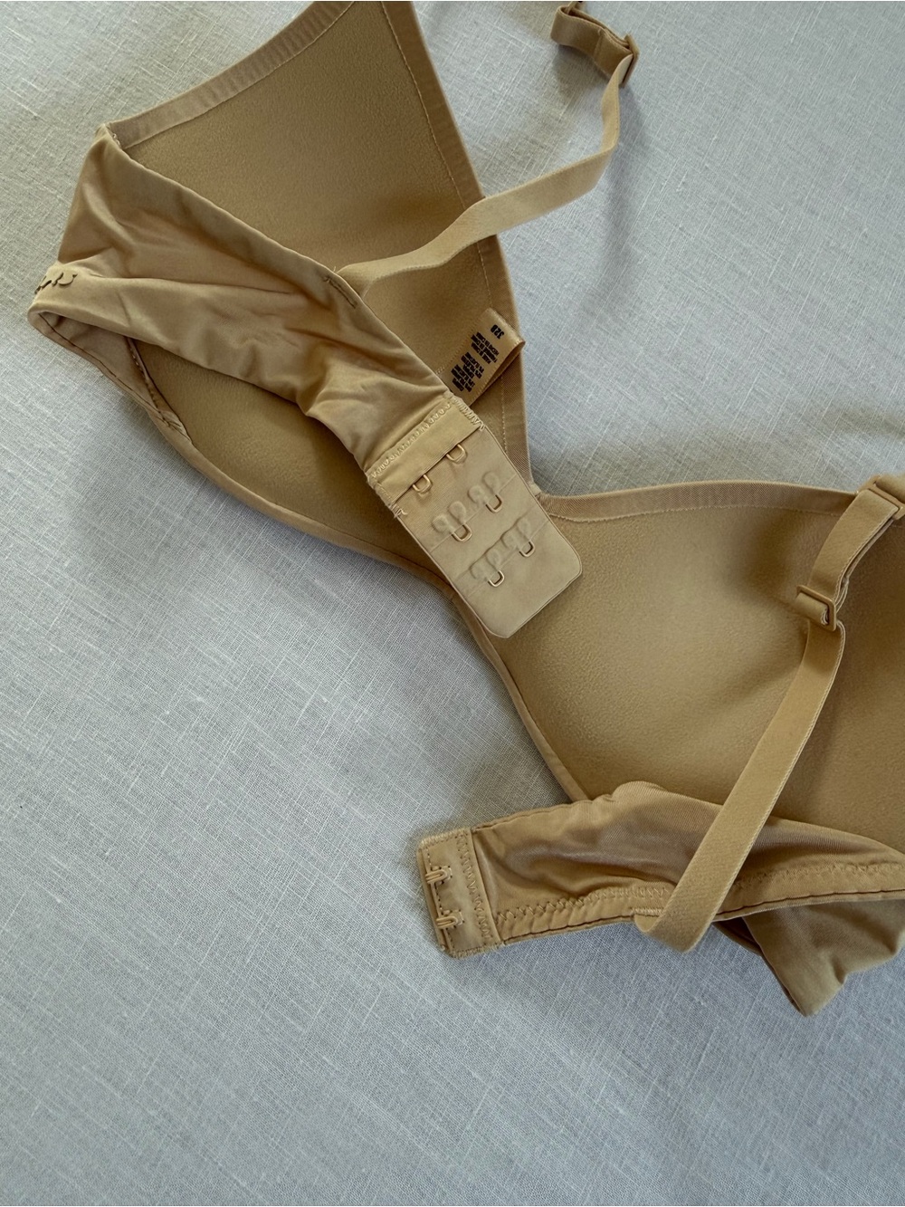 SKIMS Wireless Push Up Bra - Picture 3 of 5